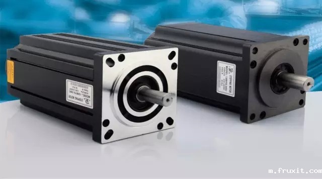 伺服电机高速旋转时出现电机偏差计数器溢出错误如何处理?